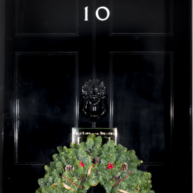 Children supported by Rainbow Trust join PM at Number 10 to turn on Christmas lights thumbnail